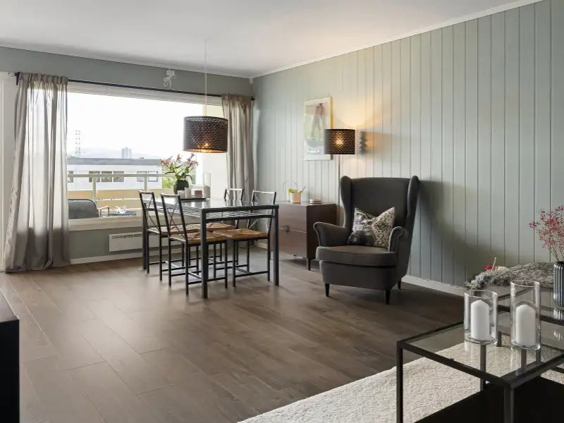 Custom home building